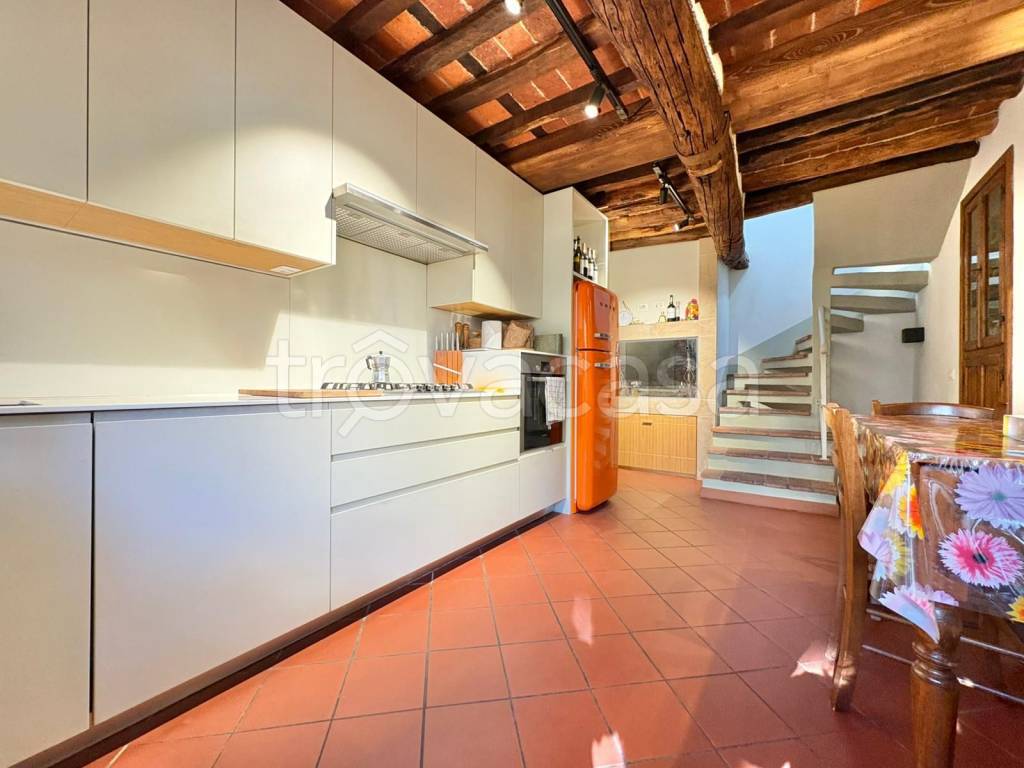 casa indipendente in vendita a Lucca in zona Ponte a Moriano