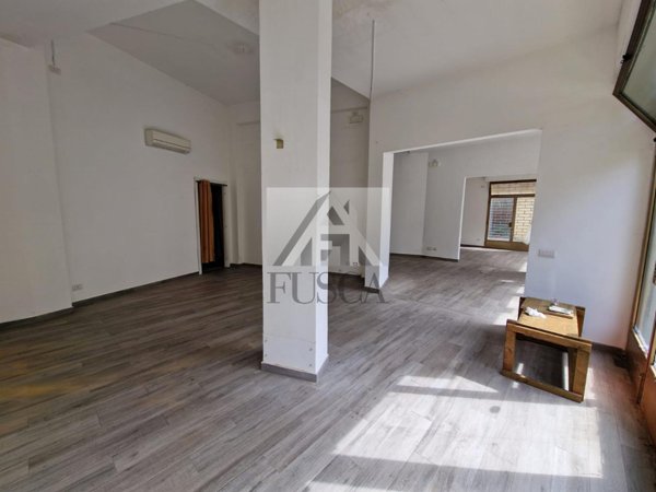 locale commerciale in vendita a Lucca in zona Sant'Anna