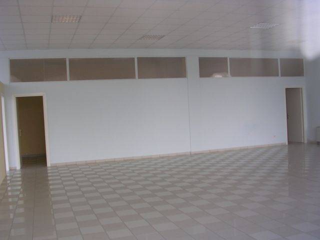 locale commerciale in vendita a Lucca in zona Sant'Anna