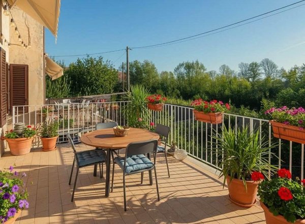 casa indipendente in vendita a Lucca in zona Mutigliano