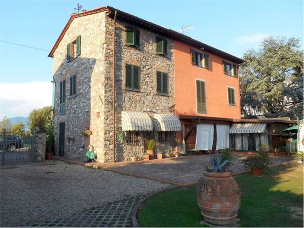 casa indipendente in vendita a Lucca in zona zona San Filippo