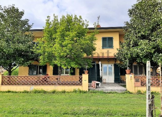 casa indipendente in vendita a Lucca in zona zona SS. Annunziata