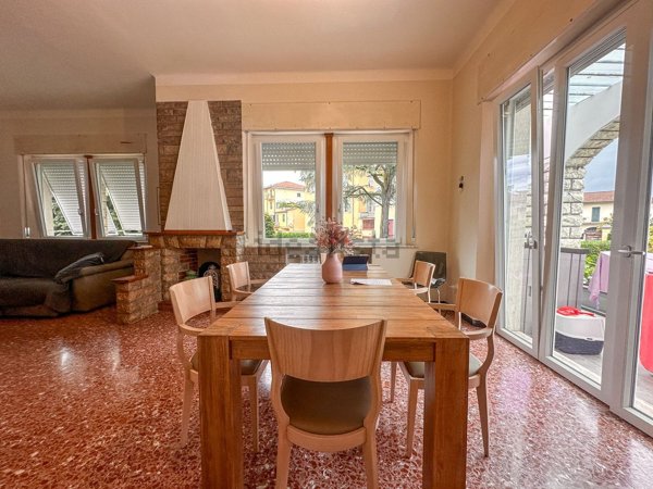 casa indipendente in vendita a Lucca in zona zona Arancio