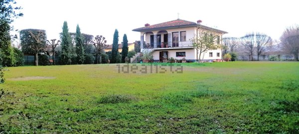 casa indipendente in vendita a Lucca in zona zona SS. Annunziata