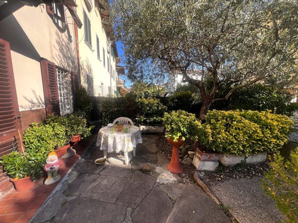 casa indipendente in vendita a Lucca in zona Zona San Concordio