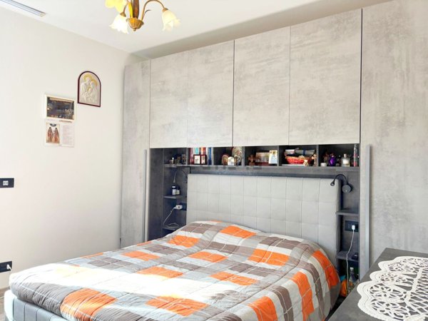 casa indipendente in vendita a Lucca in zona Montuolo