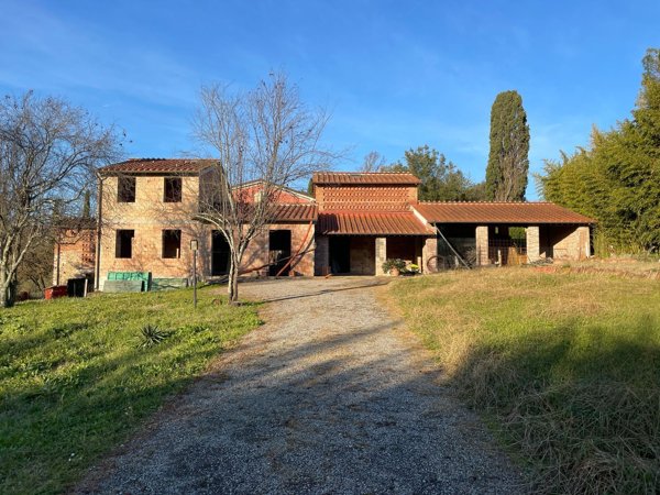 casa indipendente in vendita a Lucca in zona Monte San Quirico