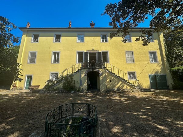 casa indipendente in vendita a Lucca in zona Balbano