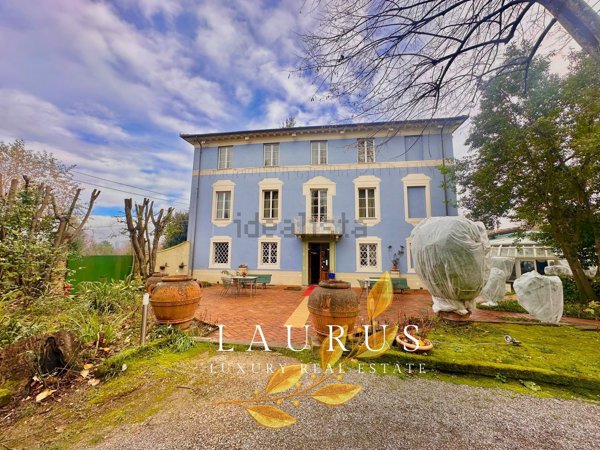 casa indipendente in vendita a Lucca in zona Vicopelago