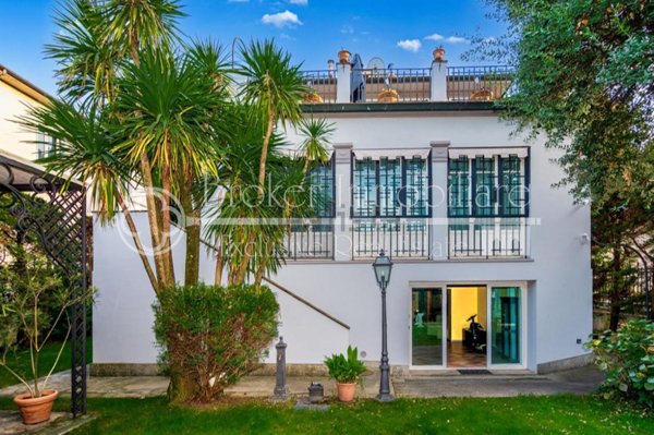 casa indipendente in vendita a Lucca in zona zona Arancio