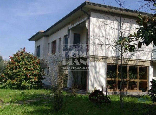 casa indipendente in vendita a Lucca in zona Zona San Concordio