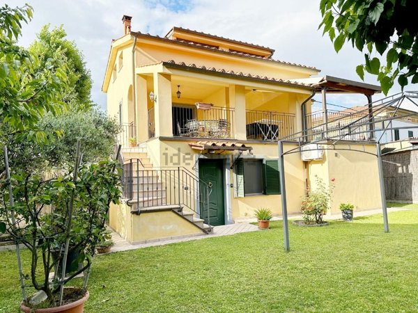 casa indipendente in vendita a Lucca in zona zona San Filippo