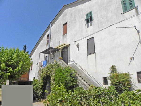 casa indipendente in vendita a Lucca in zona Ponte a Moriano