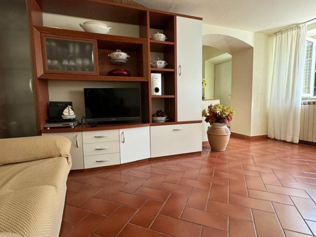 casa indipendente in vendita a Lucca in zona Carignano