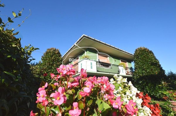 casa indipendente in vendita a Lucca in zona Centro Città