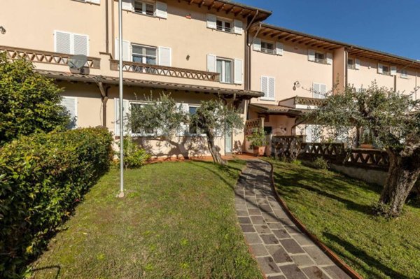 casa indipendente in vendita a Lucca in zona Monte San Quirico