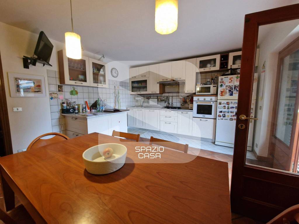 casa indipendente in vendita a Lucca in zona Nave