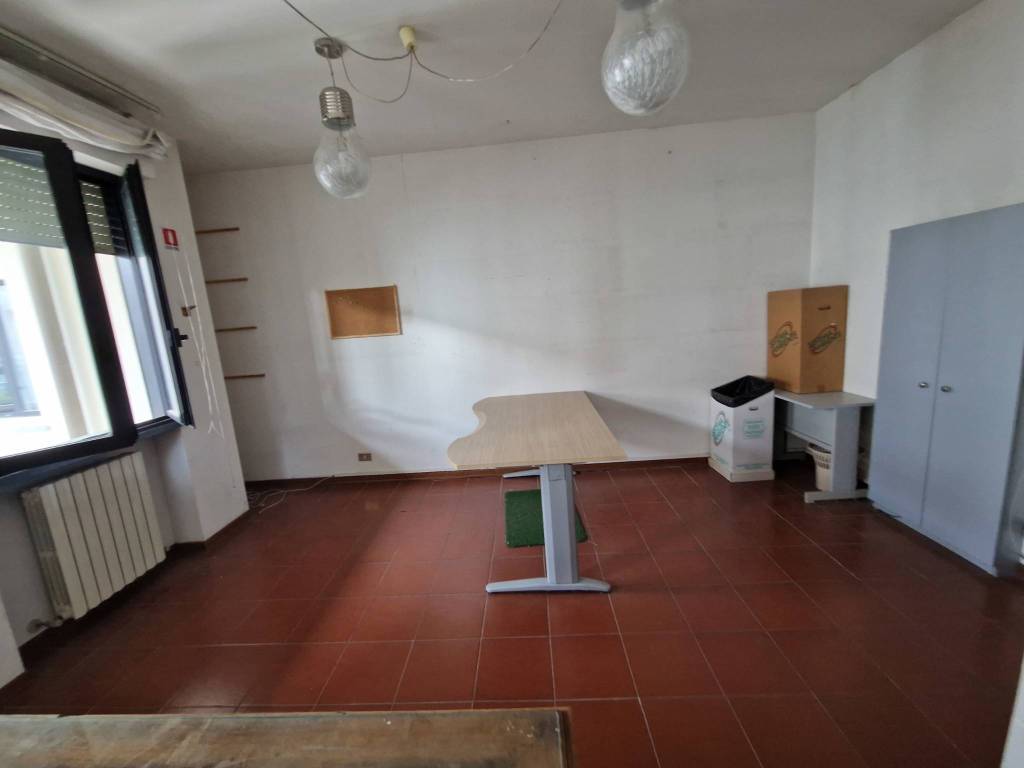 ufficio in vendita a Lucca in zona zona San Marco