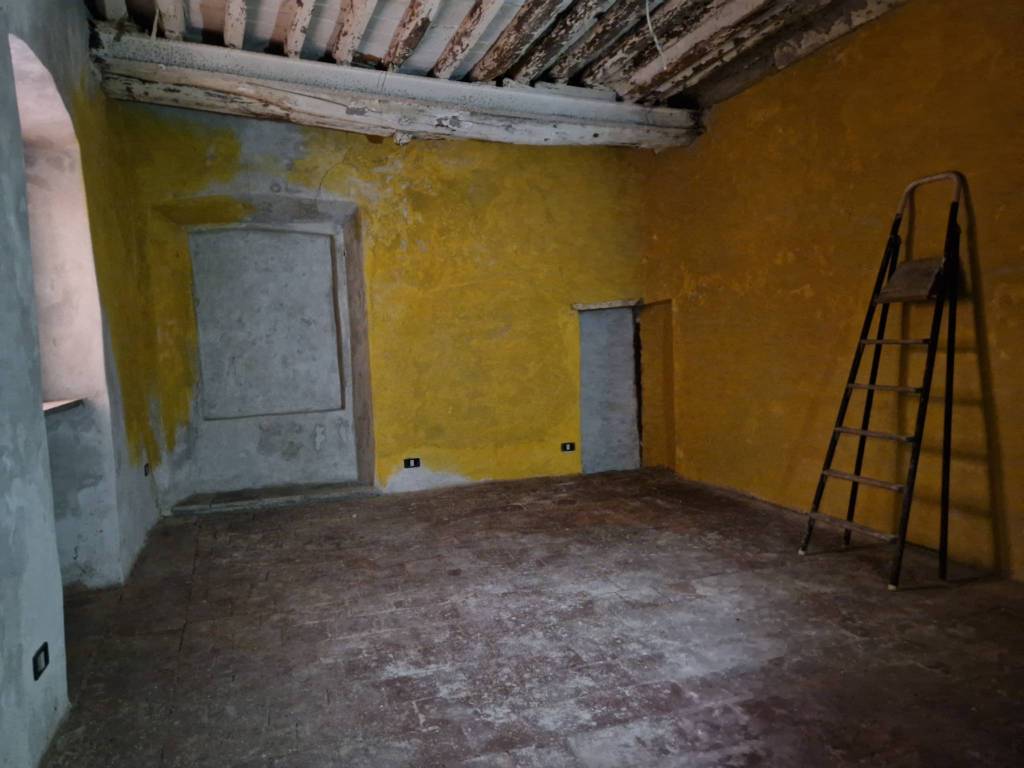 locale commerciale in vendita a Lucca in zona Centro Città