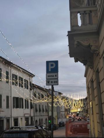 locale commerciale in vendita a Lucca in zona Centro Città