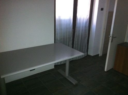 locale di sgombero in vendita a Lucca in zona Centro Città