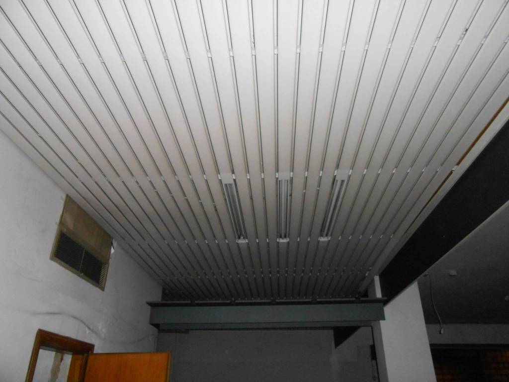 locale commerciale in vendita a Lucca in zona zona San Vito