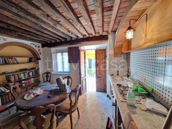 casa indipendente in vendita a Lucca in zona Ponte San Pietro