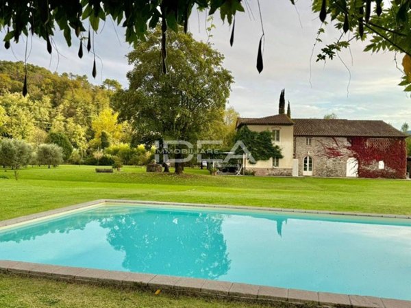 casa indipendente in vendita a Lucca in zona Ponte San Pietro