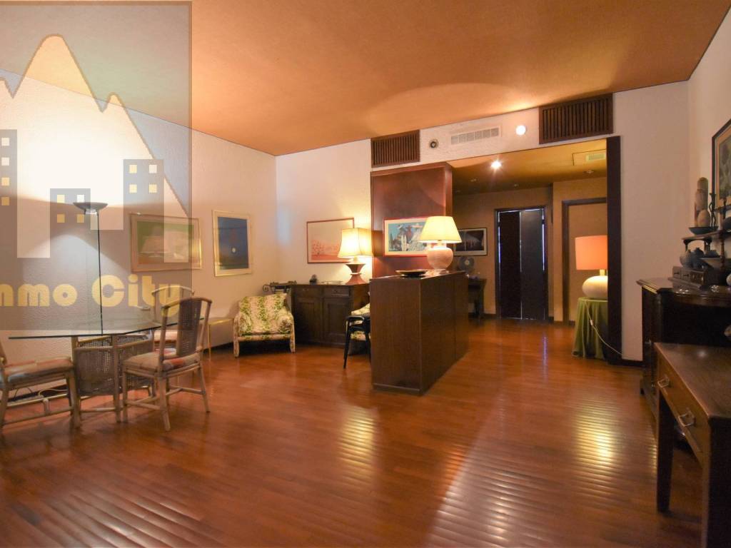 casa indipendente in vendita a Lucca in zona Centro Città