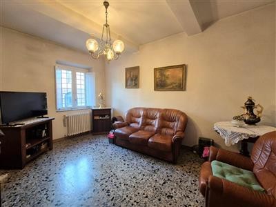 casa indipendente in vendita a Lucca