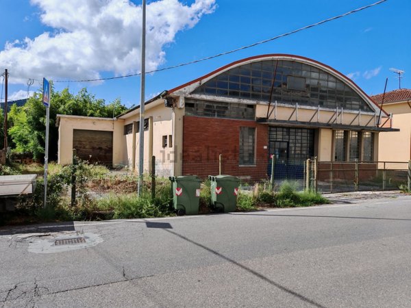 capannone in vendita a Lucca