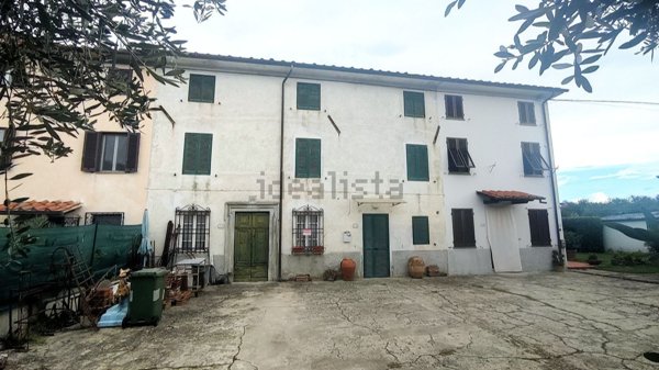 casa indipendente in vendita a Lucca in zona zona Antraccoli