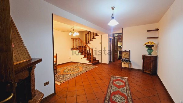 casa indipendente in vendita a Lucca