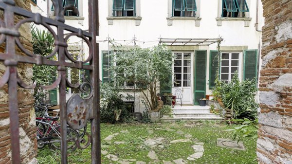 appartamento in vendita a Lucca in zona Centro Città