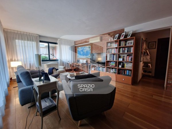 casa indipendente in vendita a Lucca in zona Nave