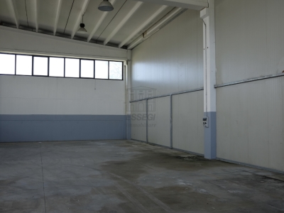 capannone in vendita a Lucca in zona Centro Città