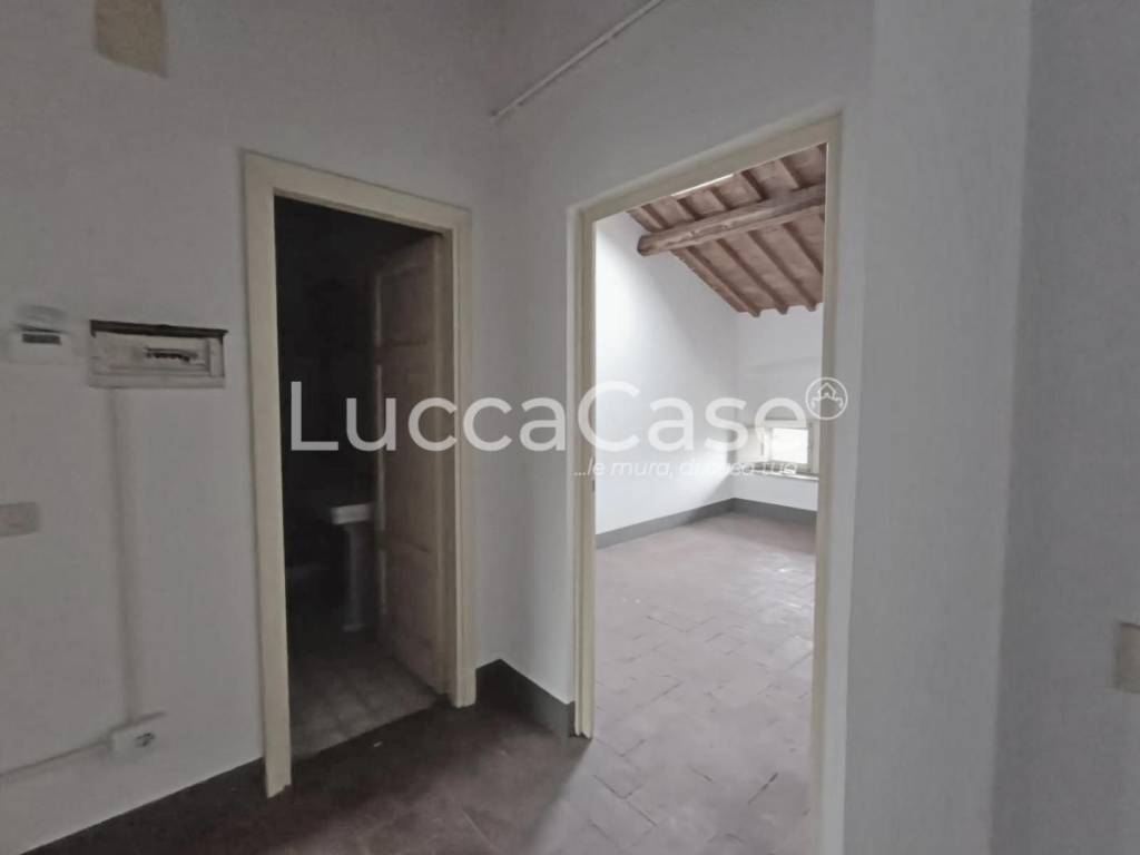 casa indipendente in vendita a Lucca in zona Centro Città