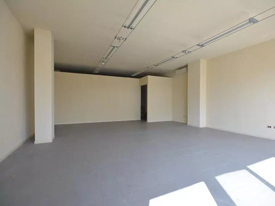 locale commerciale in vendita a Lucca in zona zona San Marco