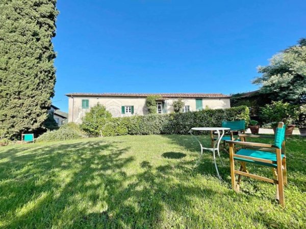 casa indipendente in vendita a Lucca in zona Vicopelago