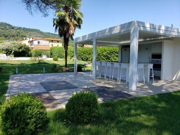 casa indipendente in vendita a Lucca in zona Balbano