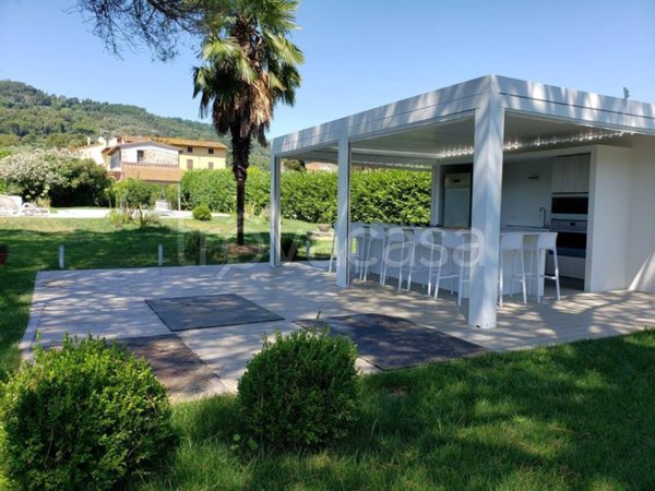 casa indipendente in vendita a Lucca in zona Balbano