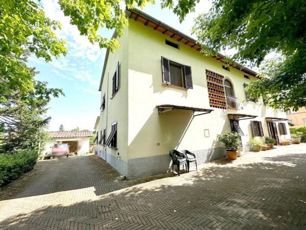 casa indipendente in vendita a Lucca in zona Massa Pisana
