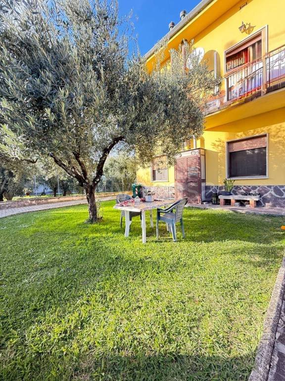 appartamento in vendita a Lucca in zona Picciorana