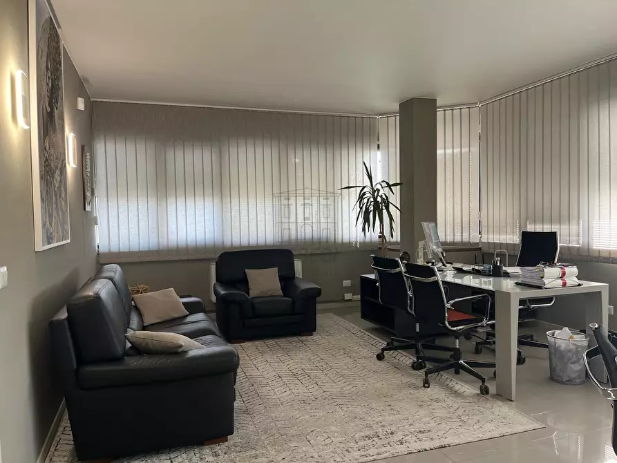 ufficio in vendita a Lucca in zona Centro Città