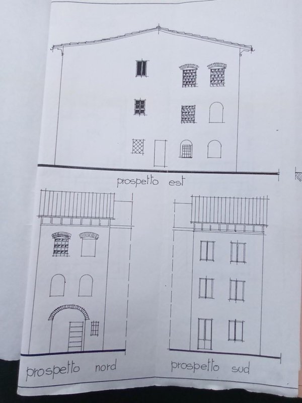 casa indipendente in vendita a Lucca in zona Centro Città