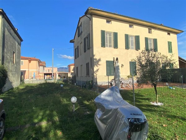 appartamento in vendita a Lucca in zona zona Antraccoli