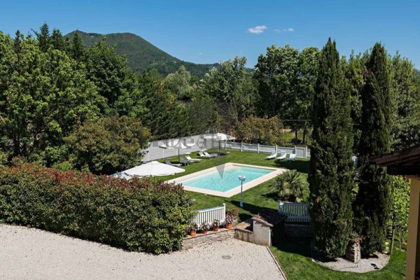 casale in vendita a Lucca in zona Maggiano