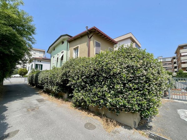 casa indipendente in vendita a Lucca in zona Sant'Anna