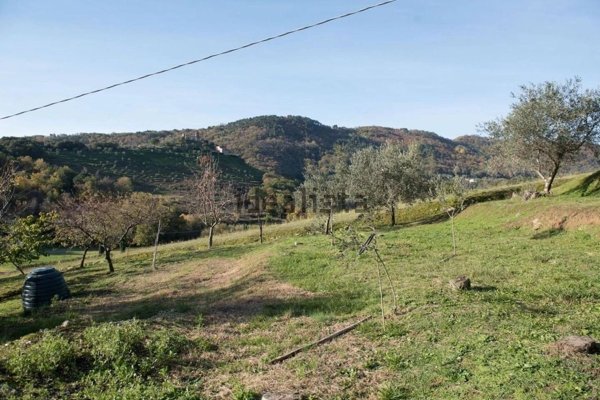 casa indipendente in vendita a Lucca in zona Mastiano