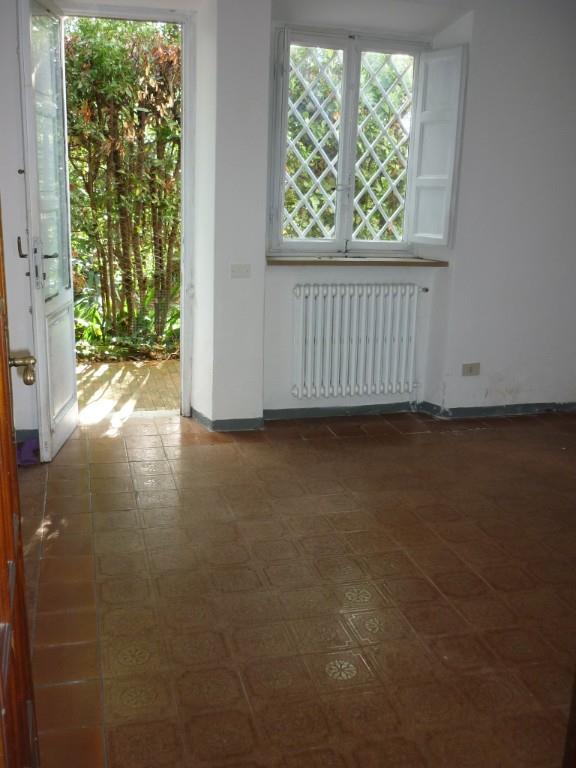 casa indipendente in vendita a Lucca in zona zona Arancio